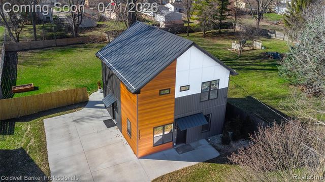 2407 Pollard Road, Lansing, MI 48911