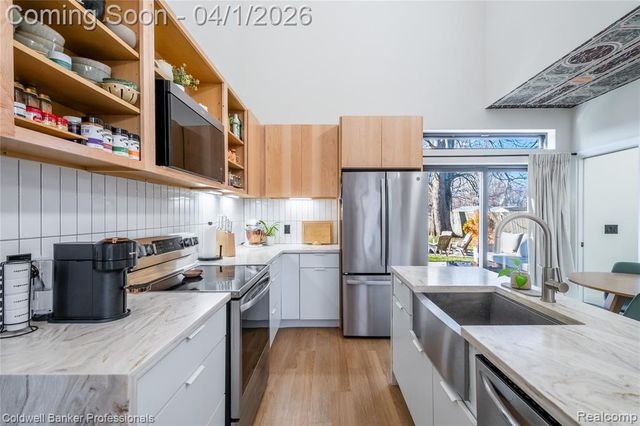 2407 Pollard Road, Lansing, MI 48911