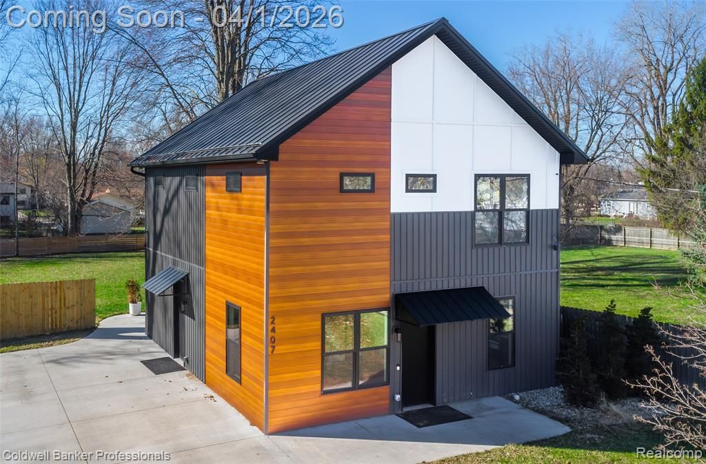 2407 Pollard Road, Lansing, MI 48911