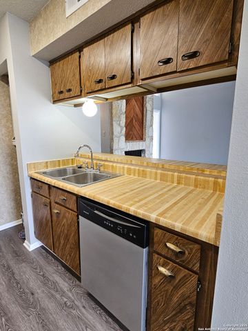 3843 Barrington Dr # 262, San Antonio, TX 78217