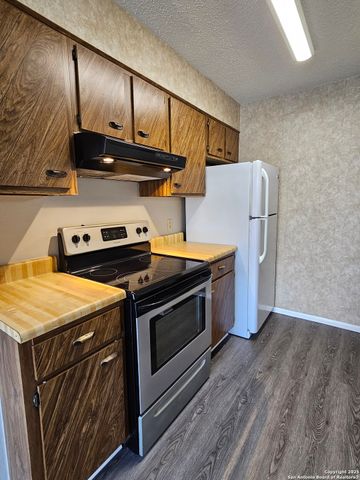 3843 Barrington Dr # 262, San Antonio, TX 78217