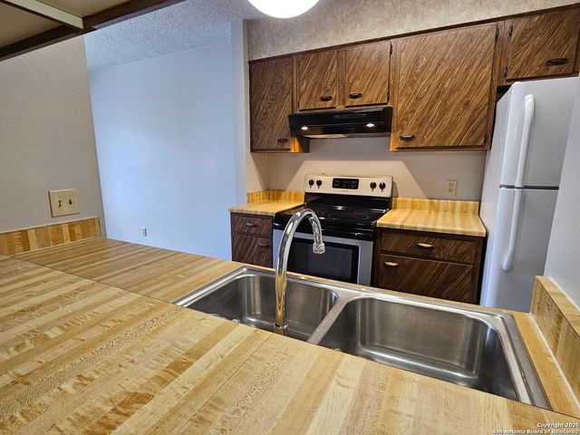 3843 Barrington Dr # 262, San Antonio, TX 78217