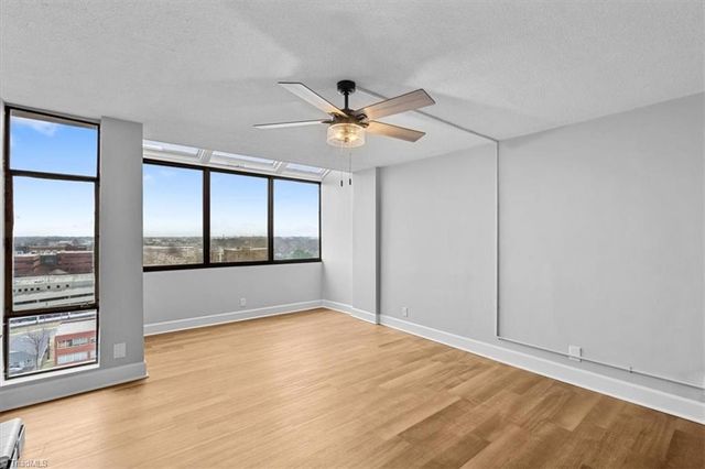 1101 N Elm Street 1404, Greensboro, NC 27401