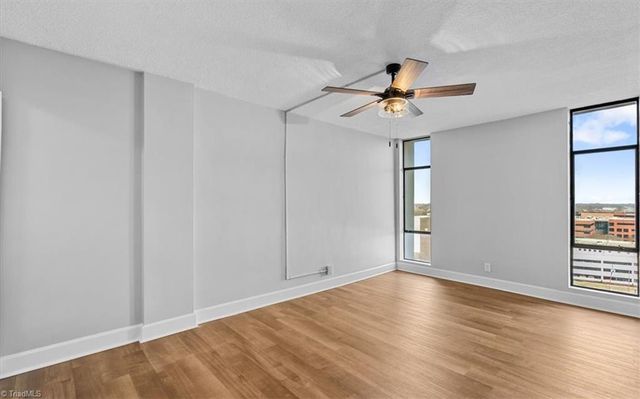 1101 N Elm Street 1404, Greensboro, NC 27401