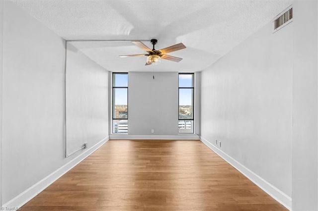 1101 N Elm Street 1404, Greensboro, NC 27401