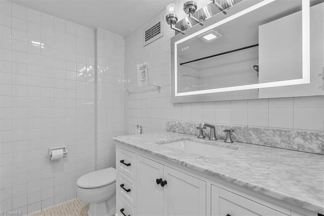 1101 N Elm Street 1404, Greensboro, NC 27401