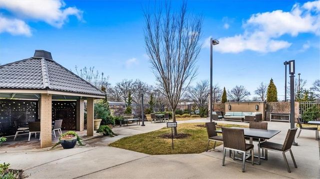 1101 N Elm Street 1404, Greensboro, NC 27401