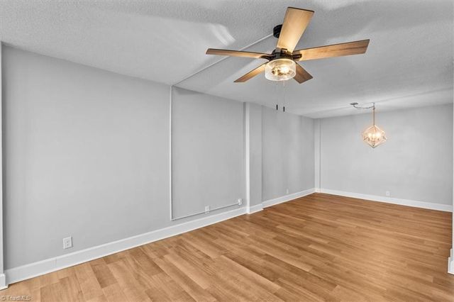 1101 N Elm Street 1404, Greensboro, NC 27401