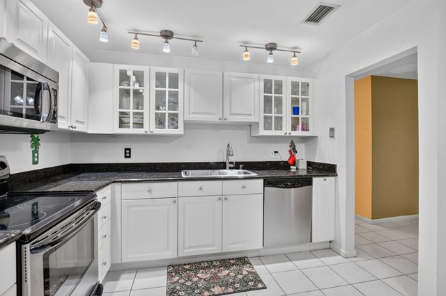 9364 Sable Ridge Circle D, Boca Raton, FL 33428