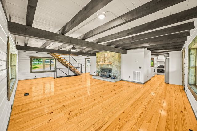 4221 New Hope Rd, Celina, TN 38551