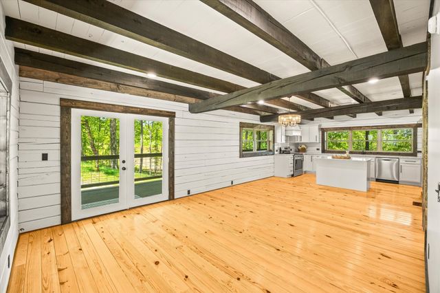 4221 New Hope Rd, Celina, TN 38551