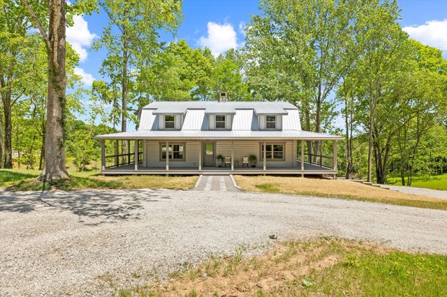 4221 New Hope Rd, Celina, TN 38551