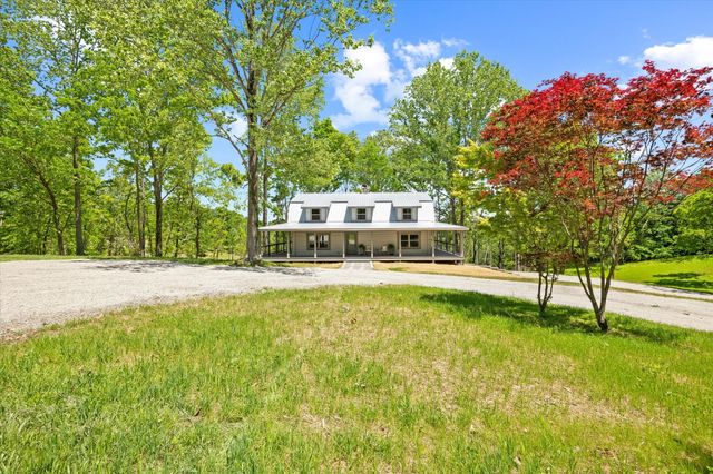 4221 New Hope Rd, Celina, TN 38551