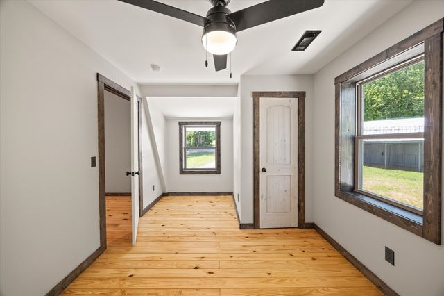 4221 New Hope Rd, Celina, TN 38551