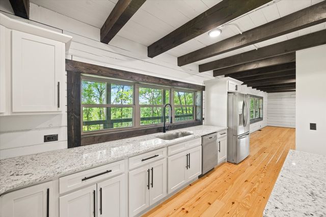 4221 New Hope Rd, Celina, TN 38551