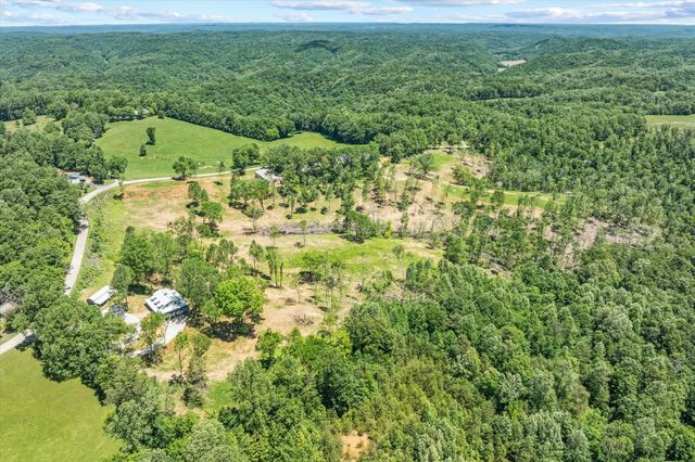 4221 New Hope Rd, Celina, TN 38551