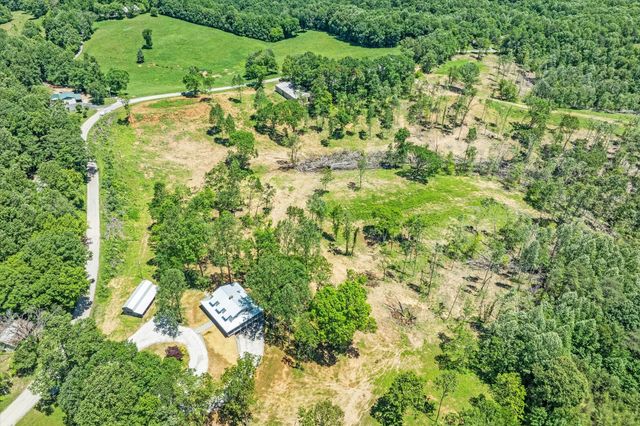 4221 New Hope Rd, Celina, TN 38551