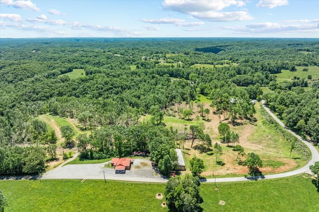 4221 New Hope Rd, Celina, TN 38551