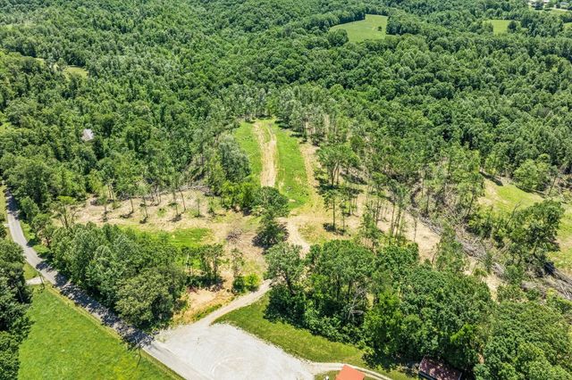 4221 New Hope Rd, Celina, TN 38551