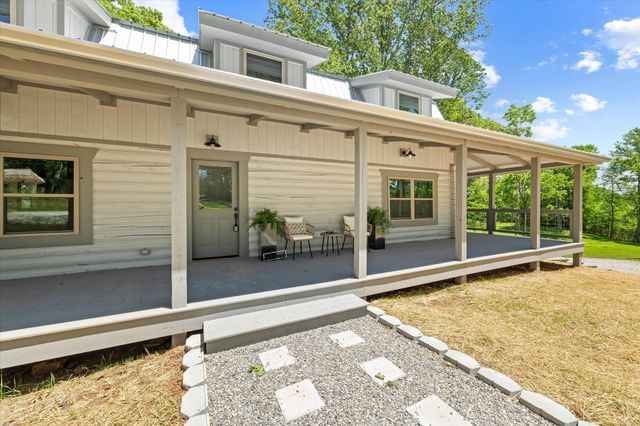 4221 New Hope Rd, Celina, TN 38551