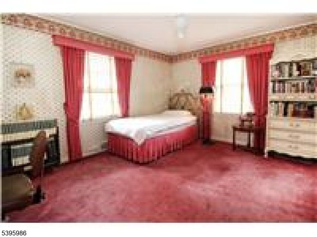 84 Howard Park Dr, Tenafly Boro, NJ 07670