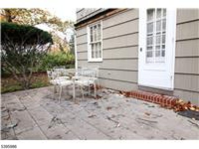 84 Howard Park Dr, Tenafly Boro, NJ 07670