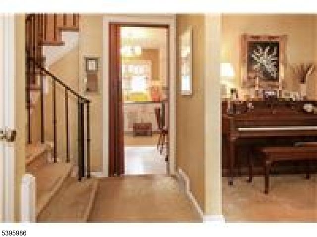 84 Howard Park Dr, Tenafly Boro, NJ 07670