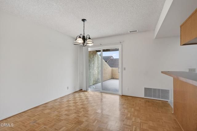 176 Fashion Park Place, Oxnard, CA 93033