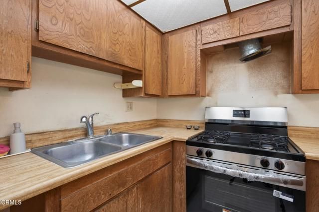 176 Fashion Park Place, Oxnard, CA 93033