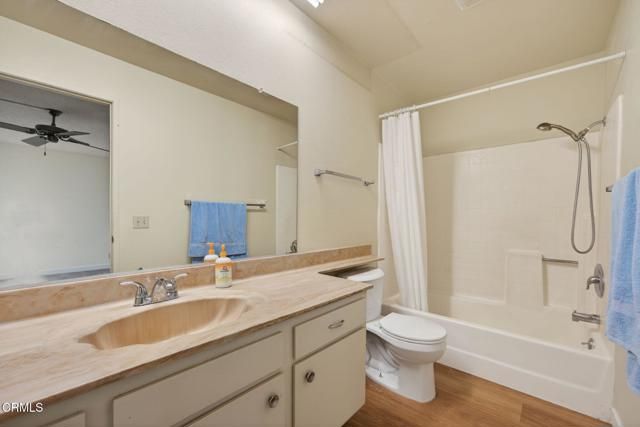 176 Fashion Park Place, Oxnard, CA 93033