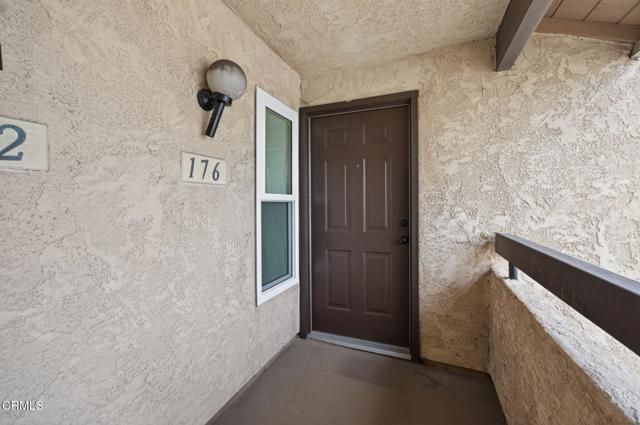 176 Fashion Park Place, Oxnard, CA 93033