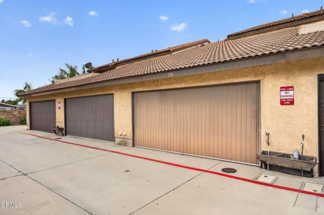 176 Fashion Park Place, Oxnard, CA 93033