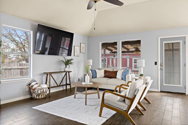 15 Azalea DR, Georgetown, TX 78626