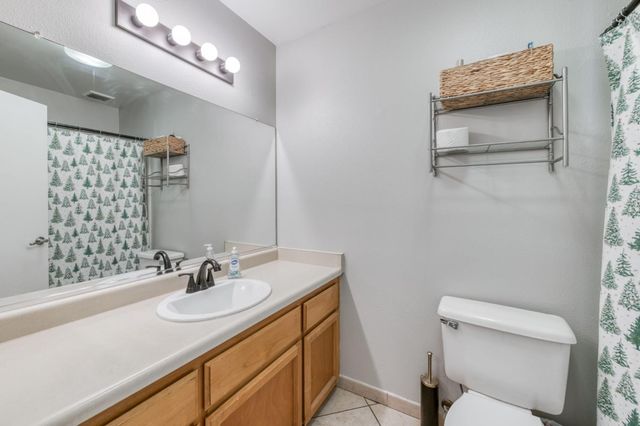 983 Church Avenue, Sanger, CA 93657