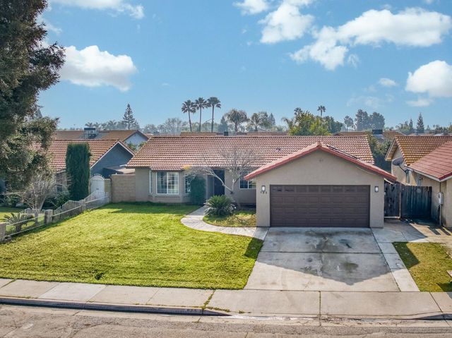 983 Church Avenue, Sanger, CA 93657