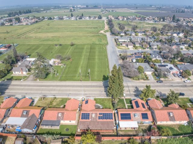 983 Church Avenue, Sanger, CA 93657