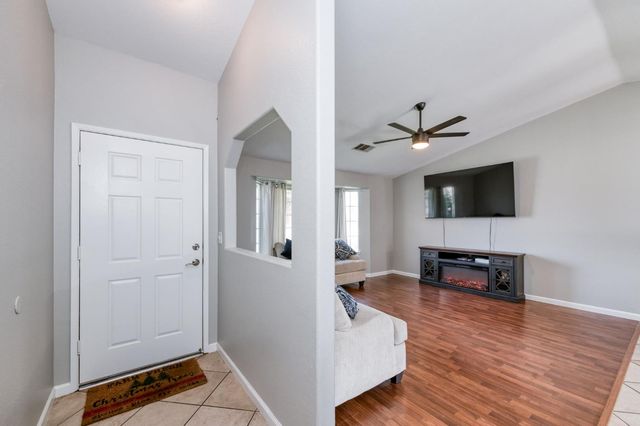 983 Church Avenue, Sanger, CA 93657