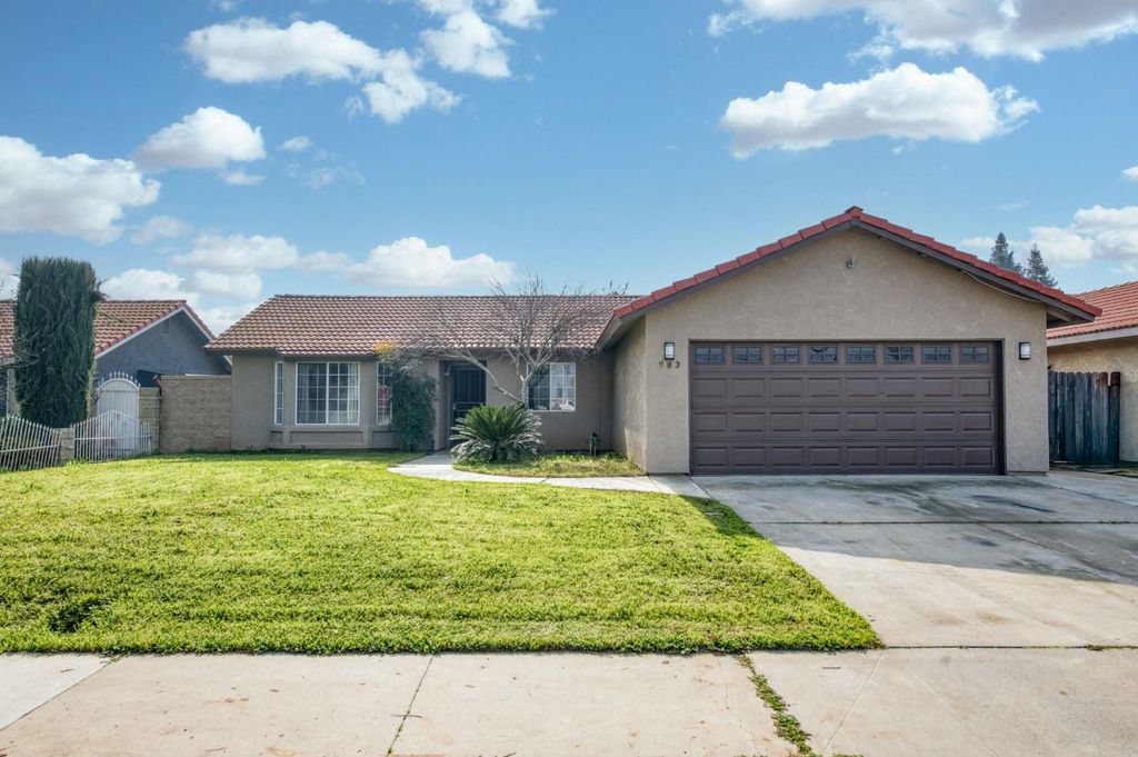 983 Church Avenue, Sanger, CA 93657