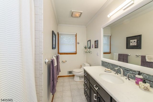 77 Moraine Rd, Parsippany-troy Hills Twp., NJ 07950