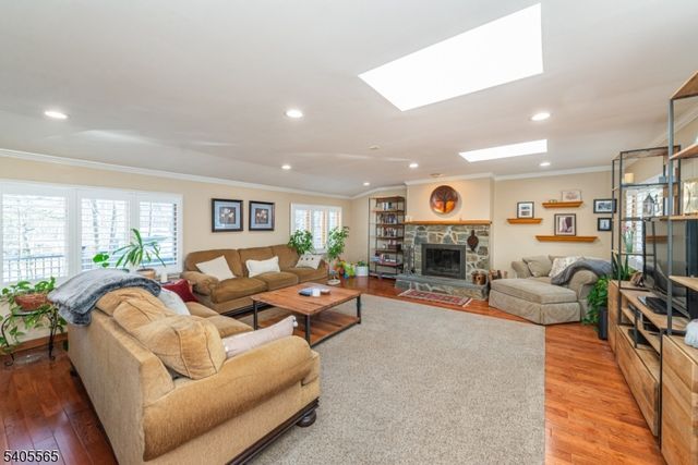 77 Moraine Rd, Parsippany-troy Hills Twp., NJ 07950