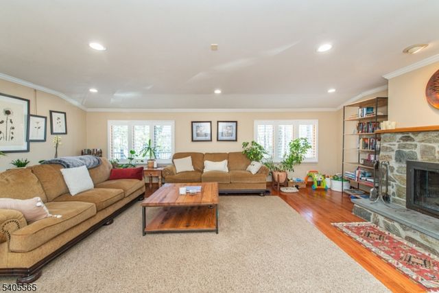 77 Moraine Rd, Parsippany-troy Hills Twp., NJ 07950