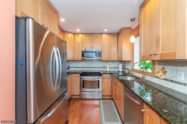 77 Moraine Rd, Parsippany-troy Hills Twp., NJ 07950