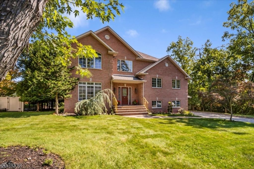 12 Notch Park Rd, Little Falls Twp., NJ 07424