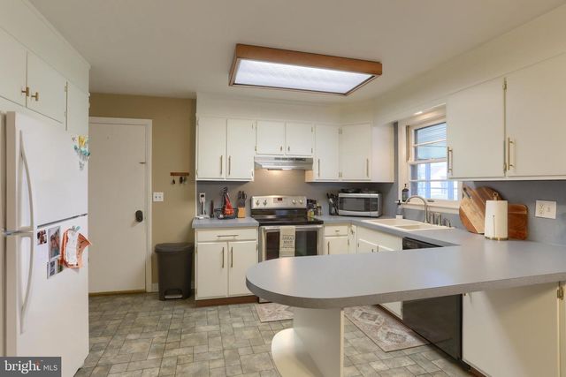 811 E CANAL ST, Lebanon, PA 17046