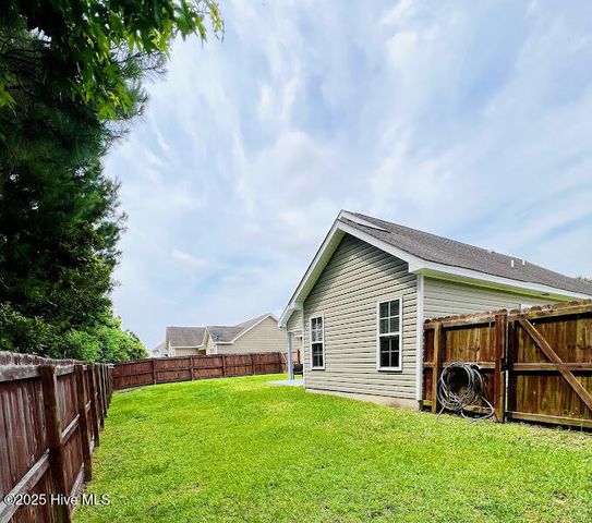 211 Jasmine Lane, Jacksonville, NC 28546