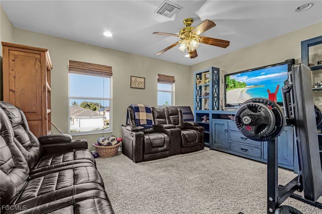 1422 NE 9th TER, Cape Coral, FL 33909