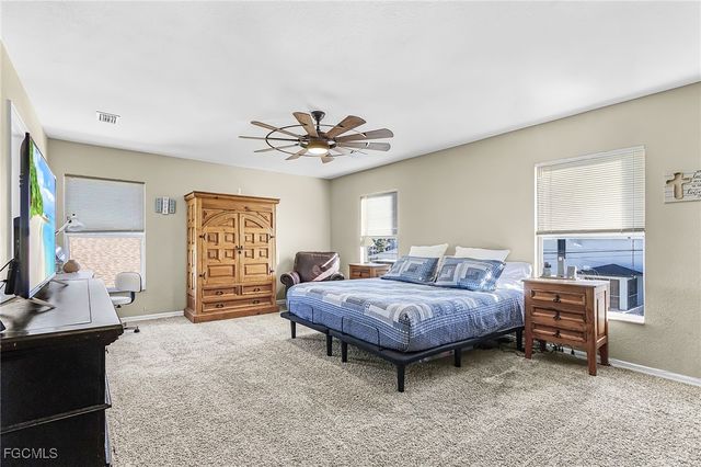 1422 NE 9th TER, Cape Coral, FL 33909