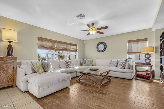 1422 NE 9th TER, Cape Coral, FL 33909