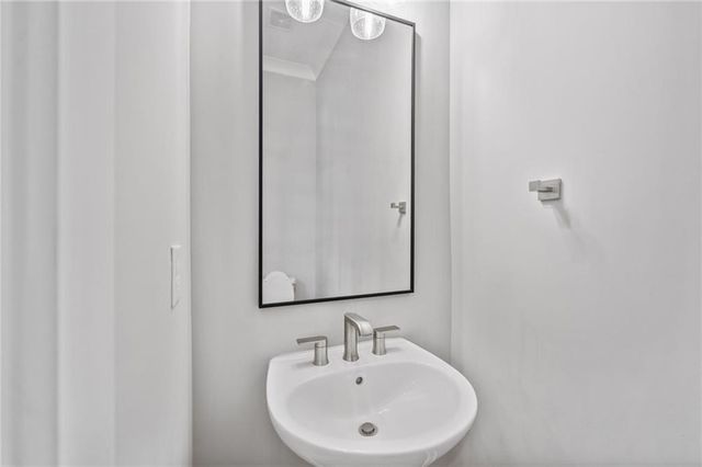 1104 Thomas Street, Woodstock, GA 30188