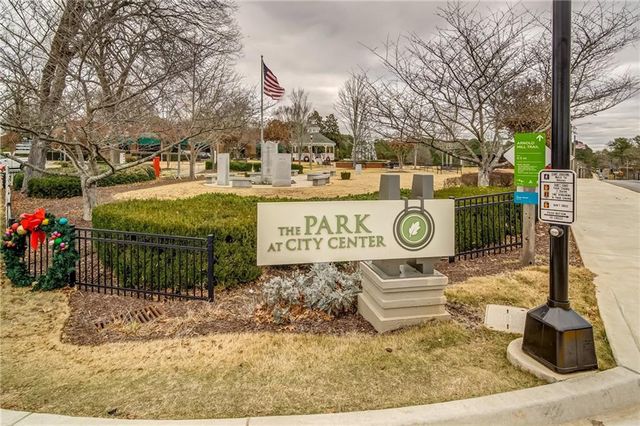 1104 Thomas Street, Woodstock, GA 30188